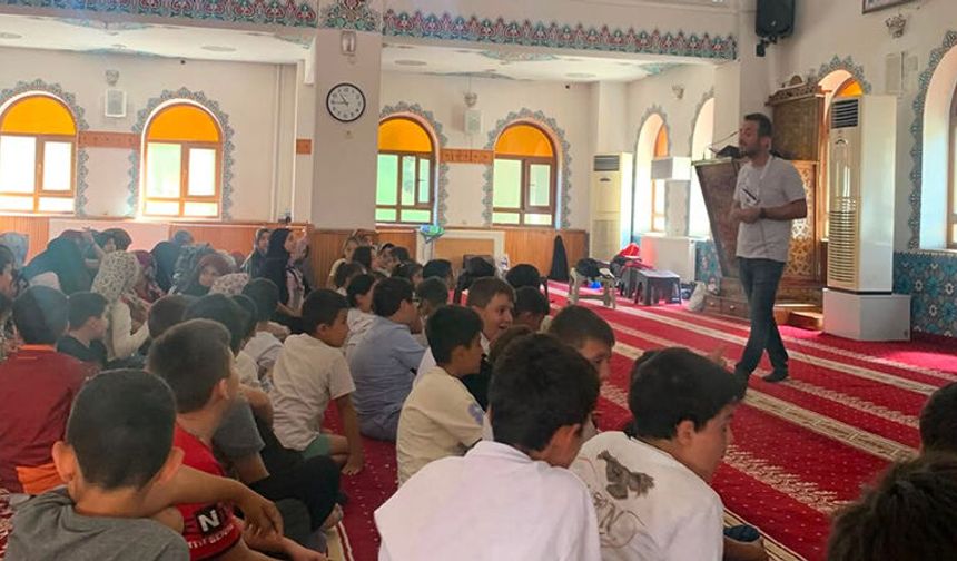 Cami’de Ekran Bağımlılığı Ve Pasif İçicilik Eğitimi Verildi