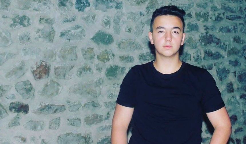 Bıçaklı Saldırıda Ağır Yaralanan Genç Yaşam Mücadelesi Veriyor