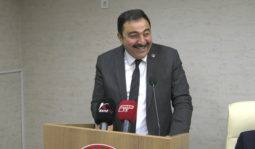 İlginç Anlar! İngilizce Uygulama İsimlerini Okuyamayınca Kahkahalar Yükseldi
