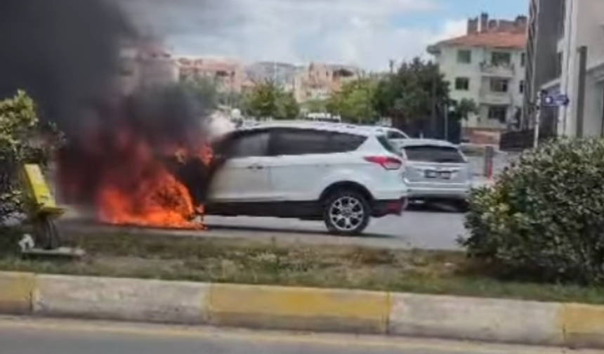 Otomobil Alev Alev Yandı