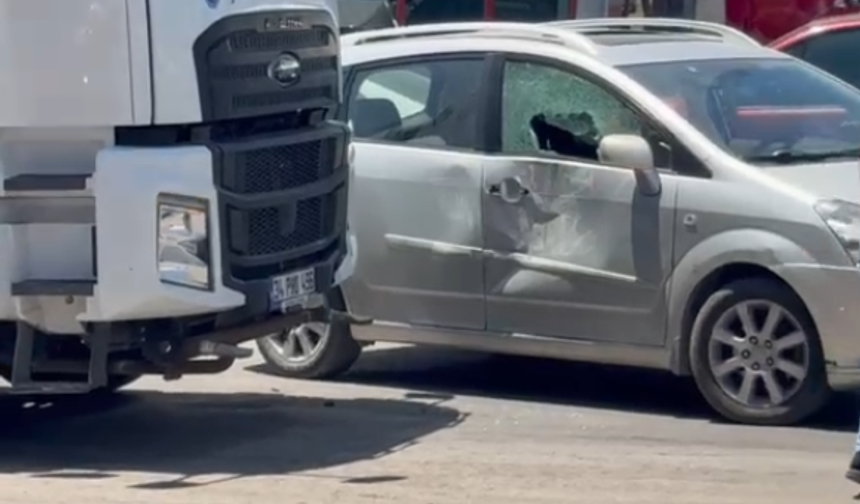 Su Tankeri Otomobille Çarpıştı