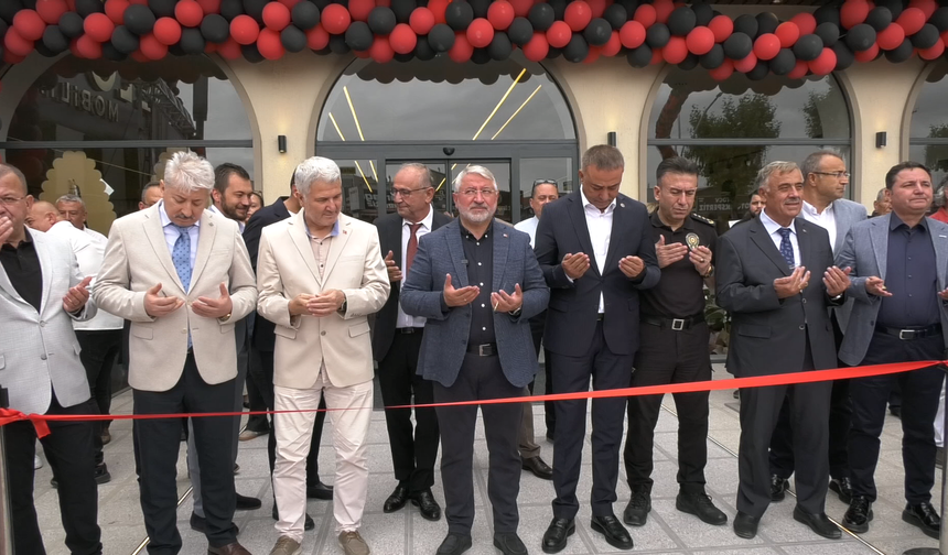 Loca Mobilya Dualarla Açıldı