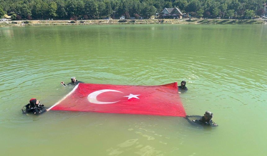 Çorum İHH'dan 15 Temmuz'a Anlamlı Anma: Su Üzerinde Türk Bayrağı Açıldı