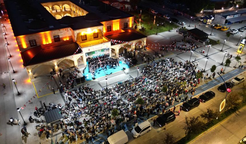 THM Korosu'nun "Yaza Merhaba" Konseri Yoğun İlgi Gördü