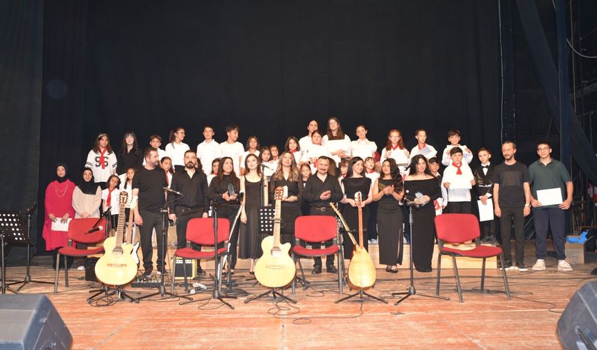 Şehr-i Sanat Akademi Yıl Sonu Konseri Büyük İlgi Gördü