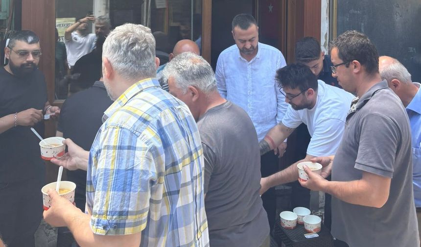 Arasta Esnafına Aşure İkramı