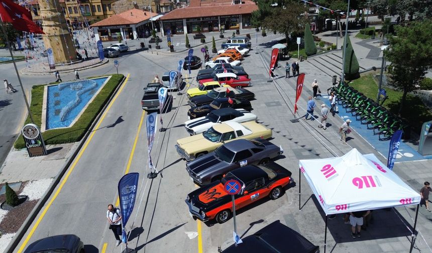 Klasik Otomobiller Çorum'da Nostalji Rüzgarı Estirdi