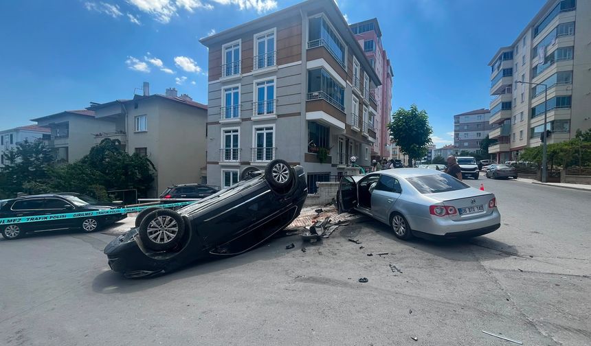 Takla Atan Otomobilde Can Pazarı: 2 Yaralı