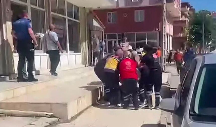 Kıraathanede Bıçaklı Kavga