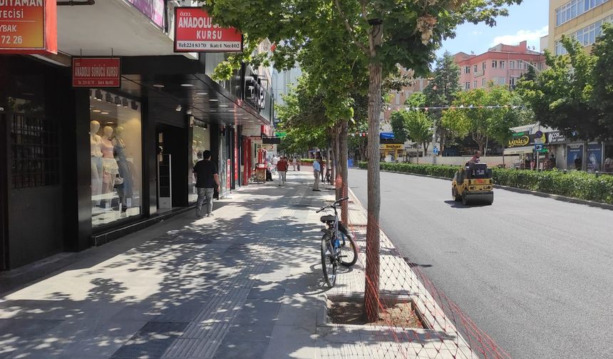 Gazi Caddesi’nin Asfaltlanması Esnafı Vurdu