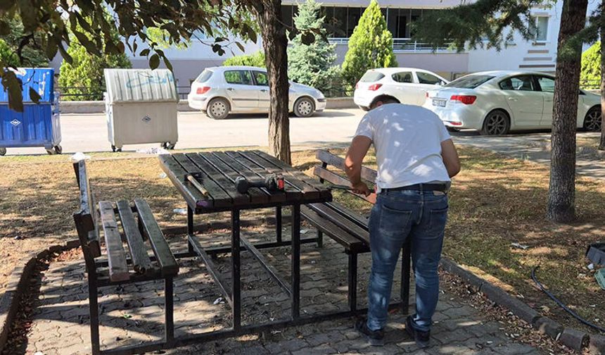 Fen İşleri Ekipleri Parklar İçin Sahada