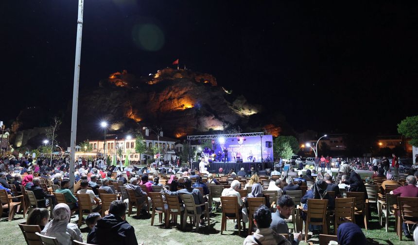 Açık Hava Sinema Ve Konser Geceleri Başladı
