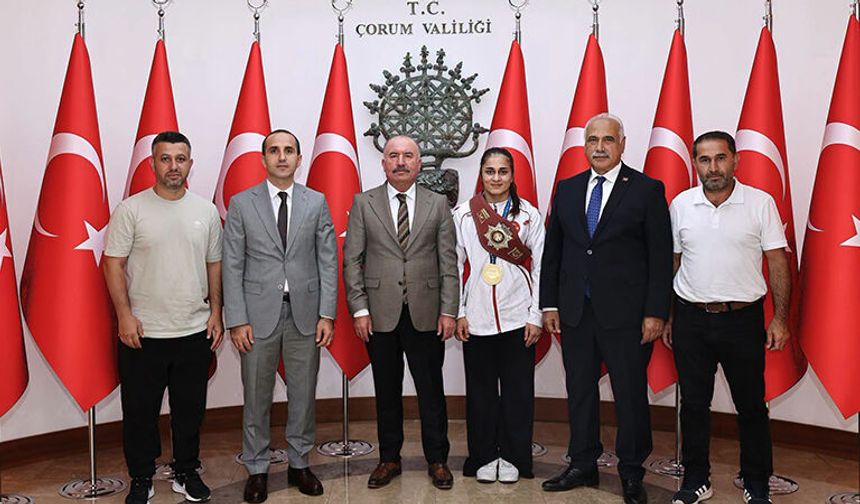 Vali Çalgan Milli Gururumuzu Tebrik Etti