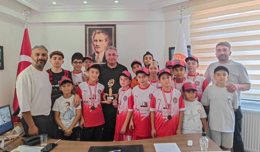 Geleceğin Şampiyonlarından Belediye’ye Ziyaret