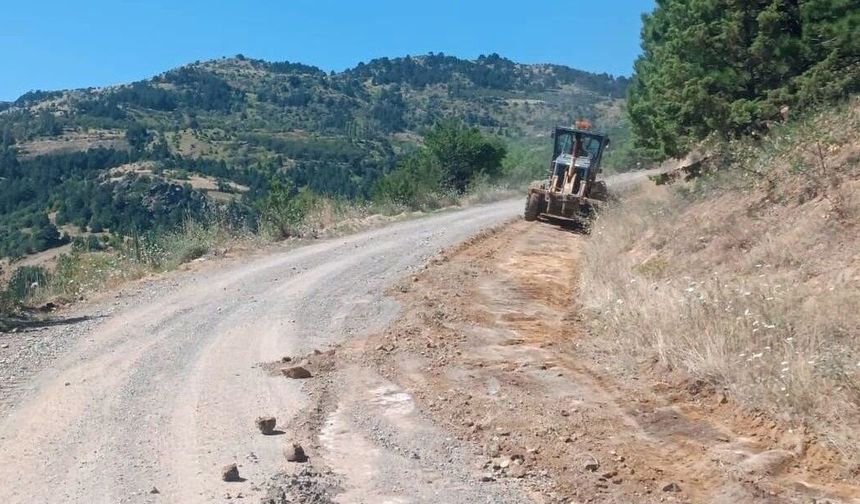 Yayla Ve Arazi Yollarında Çalışmalar Sürüyor