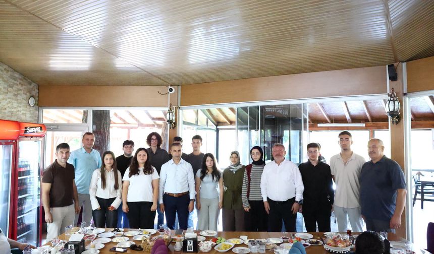 YKS’de Derece Alanlar Ödüllendirildi