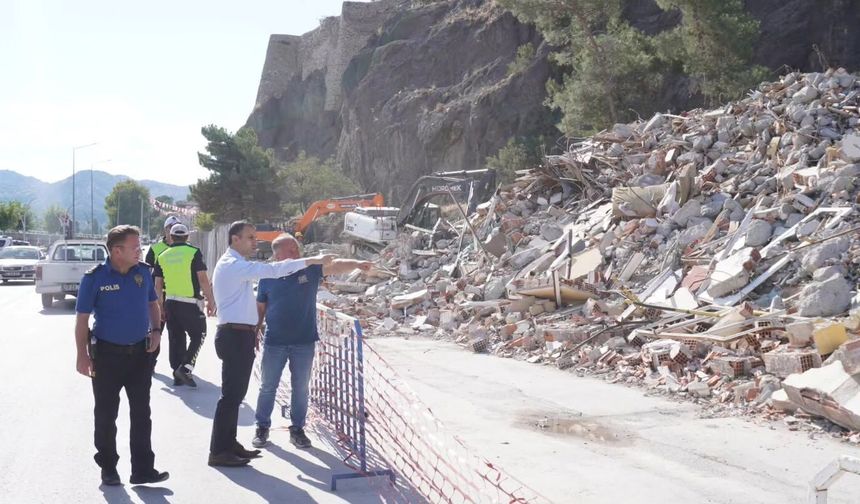 Kaymakam Duman Yıkım Çalışmalarını İnceledi