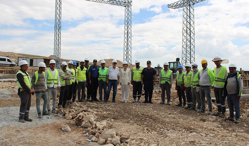 Kaymakam Nayman DGES Santrali İnşaatını İnceledi