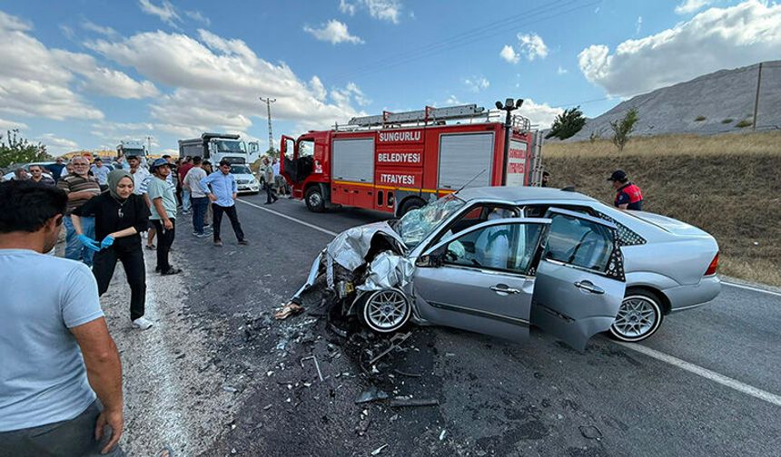 Çorum'da İki Otomobilin Çarpıştığı Kazada 7 Kişi Yaralandı