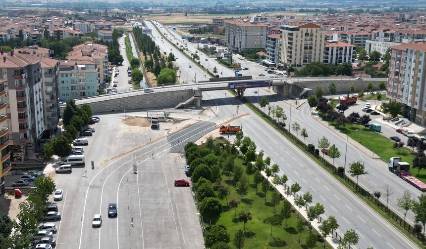 Çevreyolu Kapandı Trafik Yan Yoldan Veriliyor