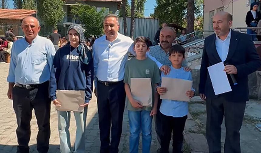 Başkan Dere Demirşeyh Köyü Yaz Kuran Kursu Mezuniyetine Katıldı