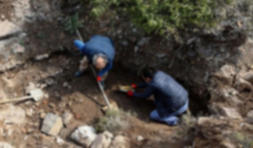 İzinsiz Kazı Yapan 4 Kişi Suçüstü Yakalandı
