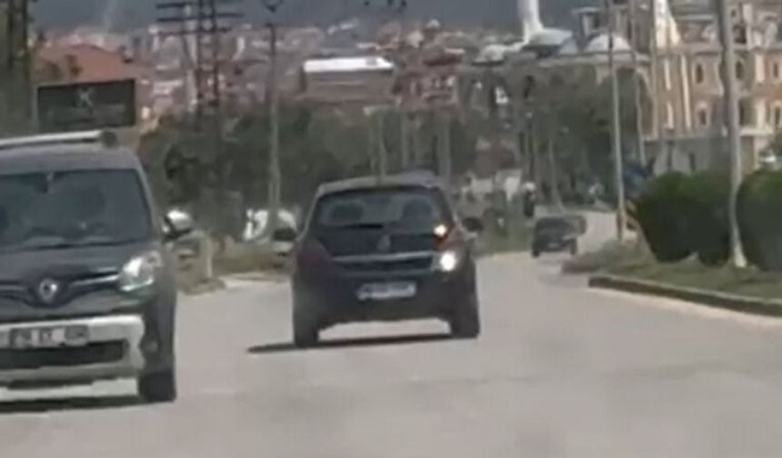 Bir De Rahatlar! Sanırsın Babalarının Yolu