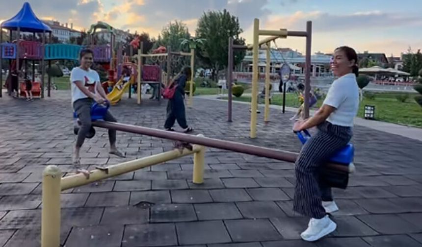 Çocuklar Eğlensin Dediler Ama Kendileri De Eğlendi