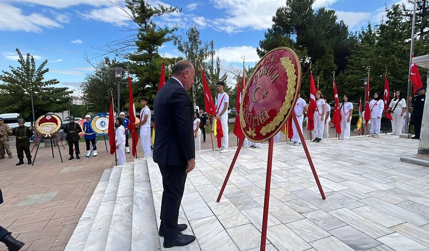 Çorum’da Zafer Günü! Atatürk Anıtı’nda Tören Düzenlendi