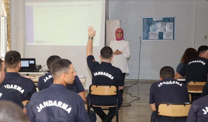 Erbaş Ve Erlere Evlilik Öncesi İle Sigara Bağımlılığı Eğitimi Verildi