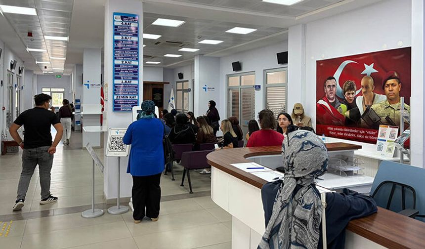 İş Arayan Gençler İşkur’u Yakından Takip Ediyor