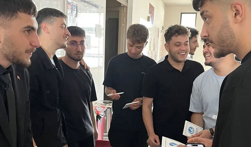 Alaca Ülkü Ocakları’ndan Üniversite Öğrencilerine Hoş Geldiniz Standı