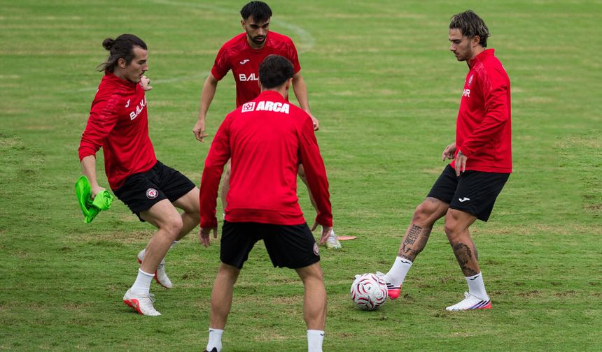 Arca Çorum FK antrenmanlara devam etti