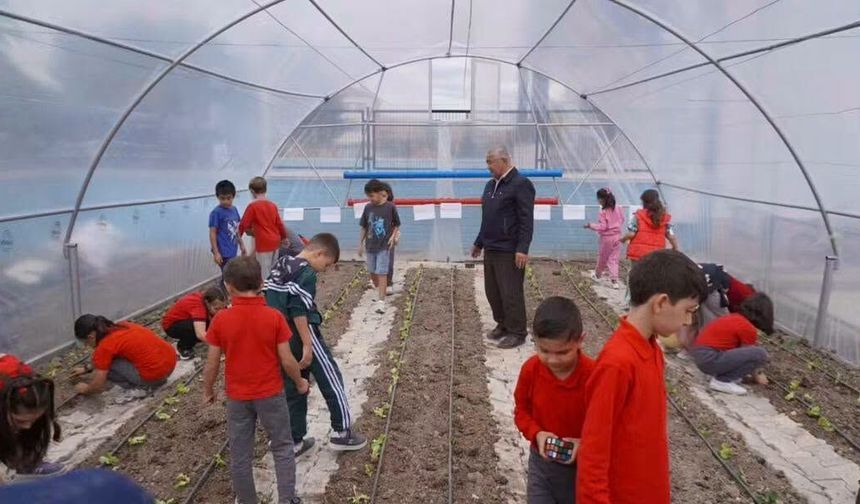 Osmancık’ta minik öğrenciler toprakla buluşuyor