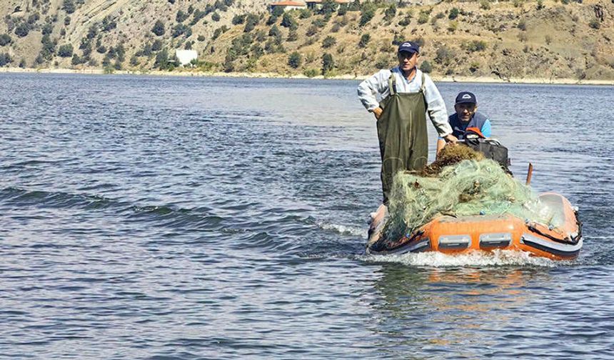 Obruk Barajı’nda 7.900 metre yasak ağ ele geçirildi