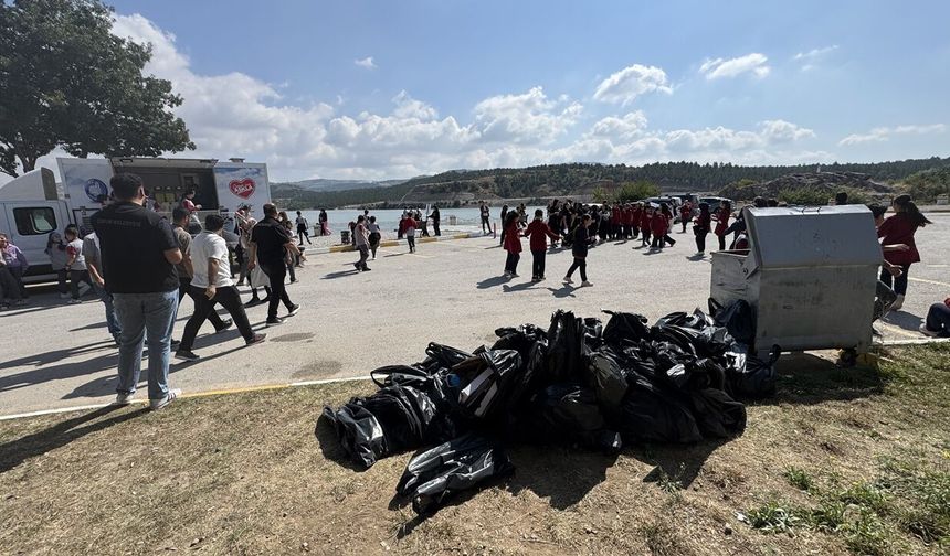 Çorum Barajı’nda 250 Kişiden Temizlik Seferberliği