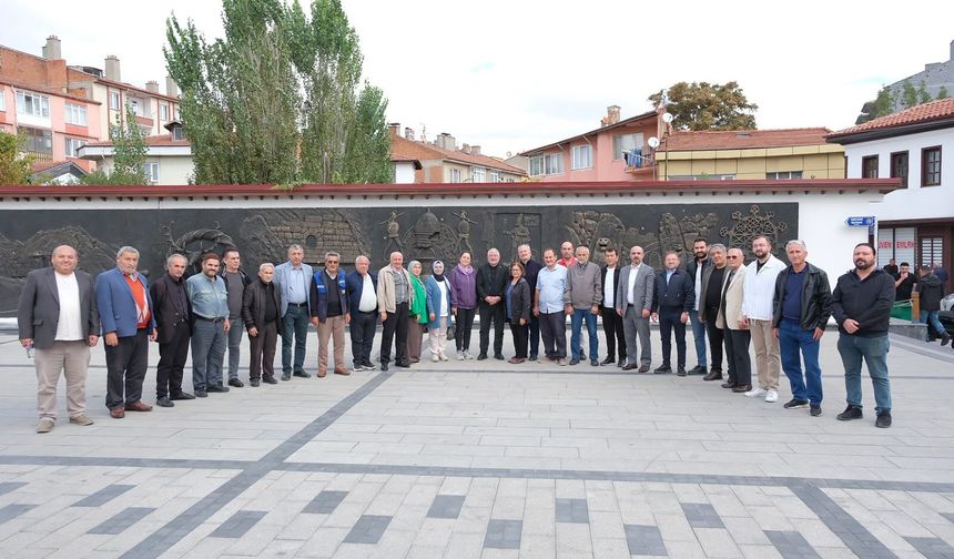 Başkan Aşgın, esnafla üzüm hasadında buluştu