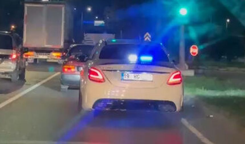 Vatandaştan Çakarlı Araç Tepkisi