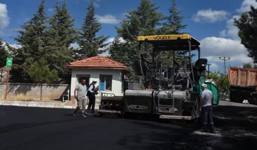 Sungurlu’da Okul Bahçeleri Asfaltlanıyor