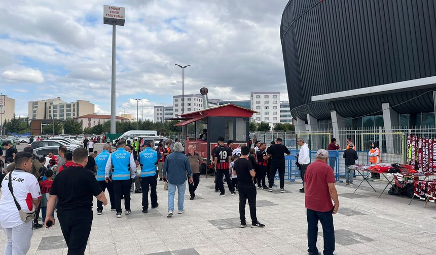 Maça Dakikalar Kala Taraftarlar Stadyuma Akın Etmeye Başladı!