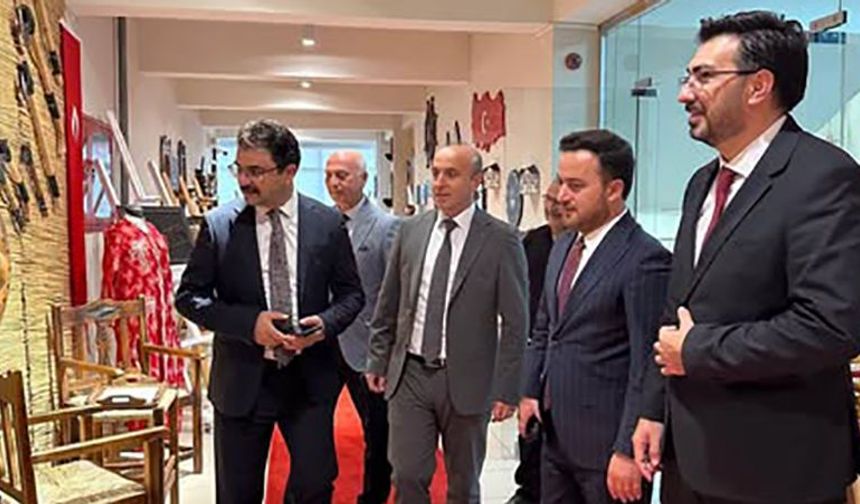 Din Öğretimi Genel Müdürü Dr. Ahmet İşleyen Halk Eğitimin ürünlerine hayran kaldı