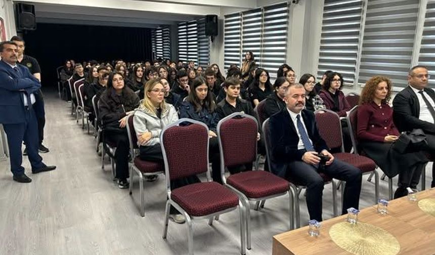 Anadolu Mektebi’nde Mustafa Kutlu Paneli
