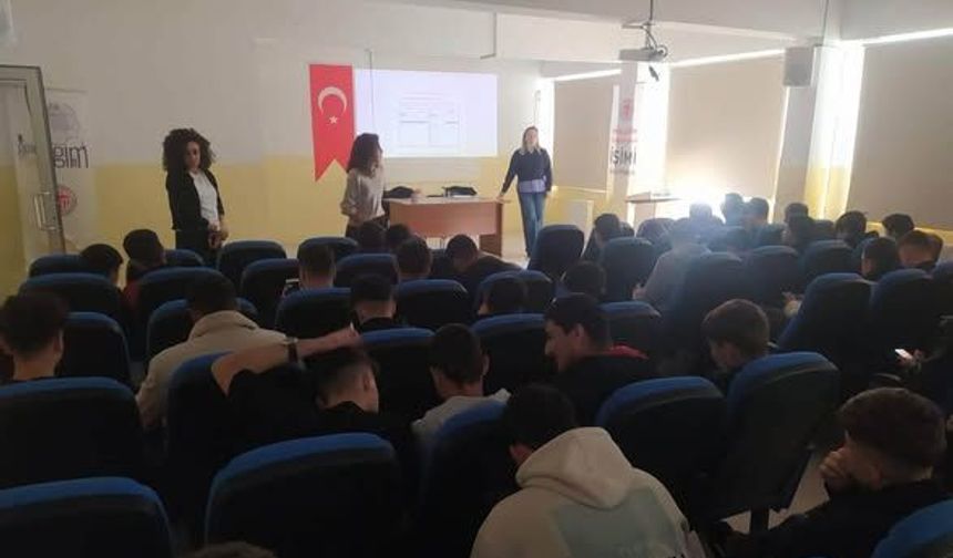 İŞKUR Geleceğim Meslekte Projesi kapsamında öğrencilerle buluştu