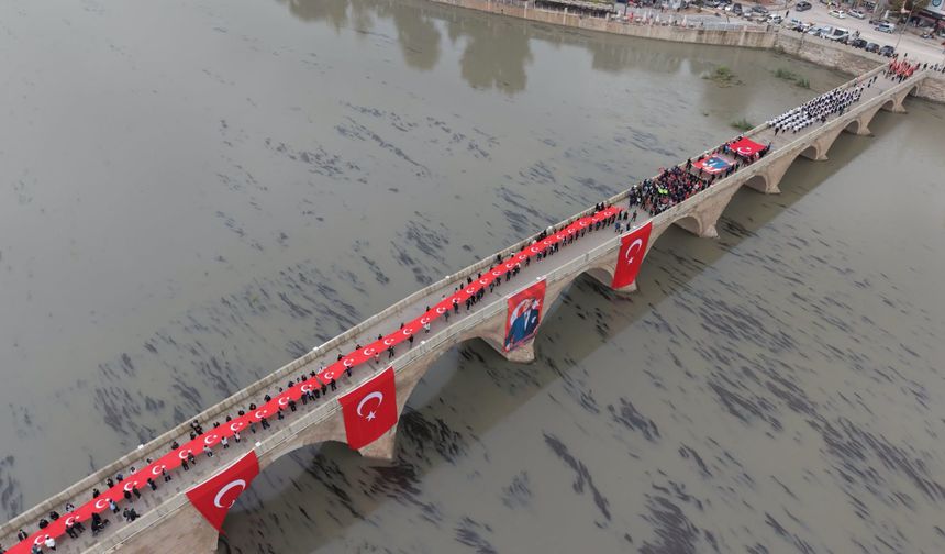Cumhuriyetimizin 103. Yılında 103 metre bayrakla