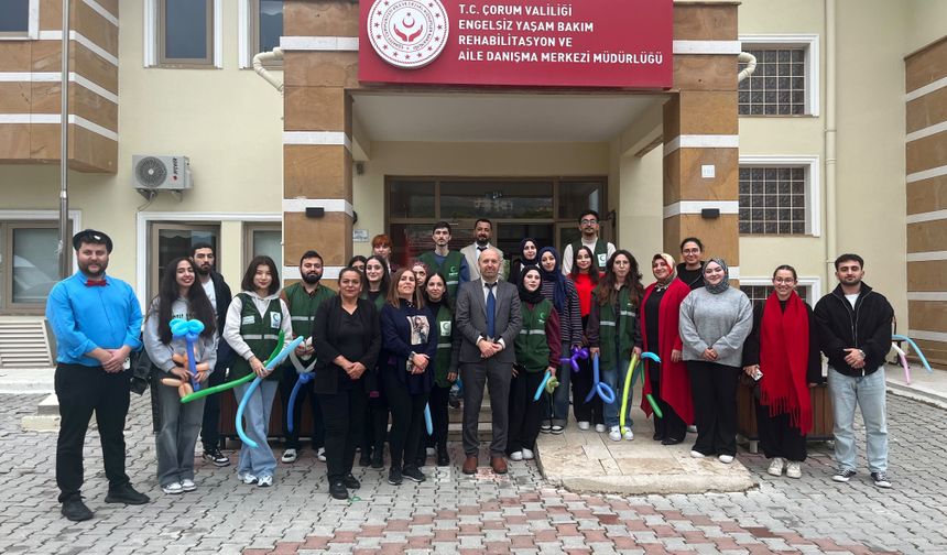 Engelsiz Yaşam Merkezi’nde Cumhuriyeti kutladılar