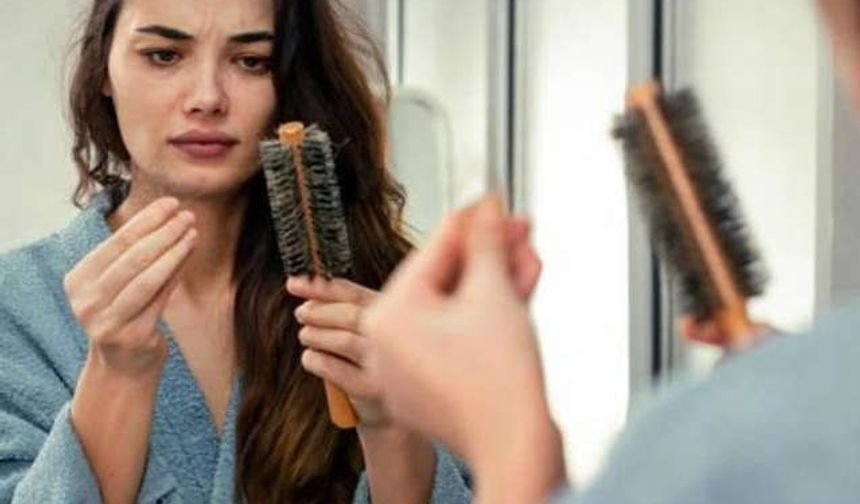 Saç dökülmesini mevsime bağlamayın! Bu belirtiler varsa dikkat