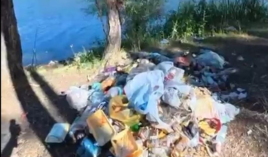 Baraj kenarları yine çöp yığınlarıyla doluyor