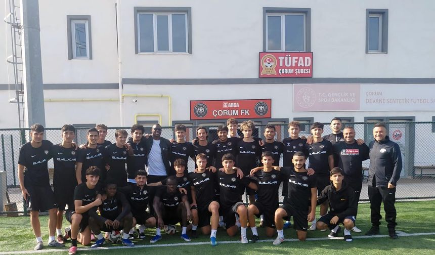 Mame Thiam’dan Paf Takımı’na moral ziyareti