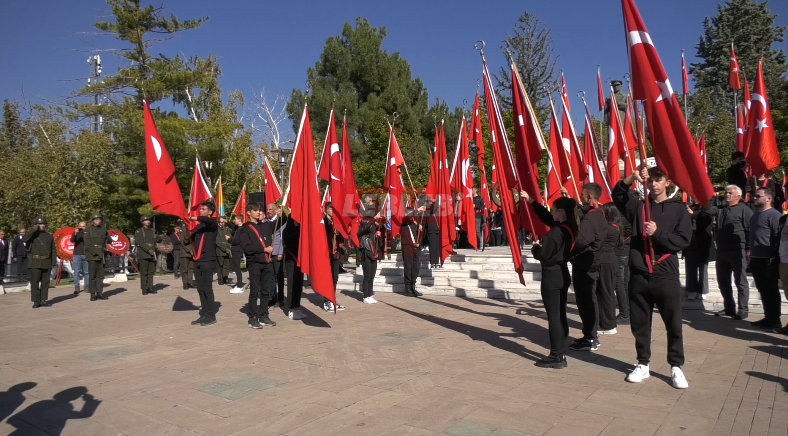 Cumhuriyet Bayaramı Anıt1