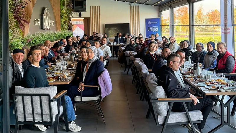 571674156 18334340968238372 5154814147223753792 N